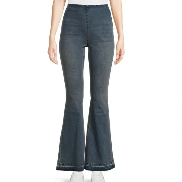 Juniors Pull On Flare Jeans​​​​​​ - Picture 5 of 5